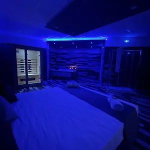 Bed & Breakfast Living, Casoria